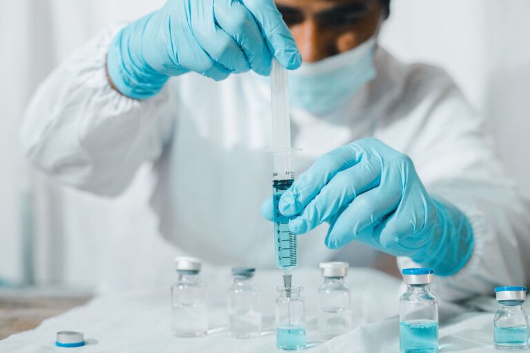 9 Advantages of Using a GCLP Laboratory in Clinical Trials